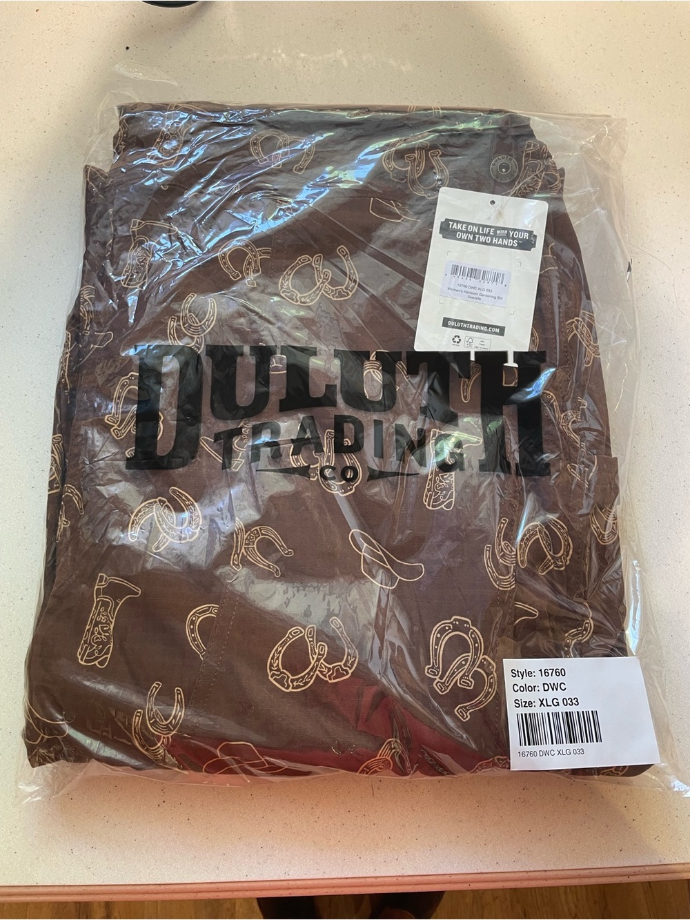 🌟NWT🌟 Duluth Heirloom western print overalls, size XL x 33 - Picture 9 of 9